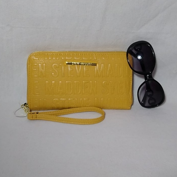 Steve Madden Handbags - Steve Madden BZip Signature Zip Around Wallet